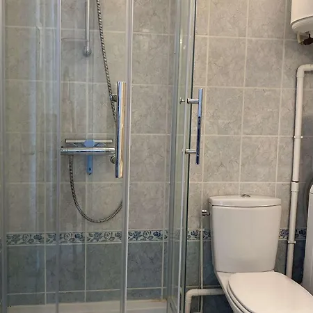 Proche Des Thermes Avec Loggia, Cuisine Equipee Et Electromenager Complet - Fr-1-553-255